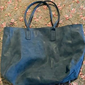 BIG TRAVEL TOTE BY SAKS 5th AVENUE